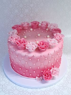 Rózsás dekor torta