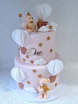 Léggömbös maci torta